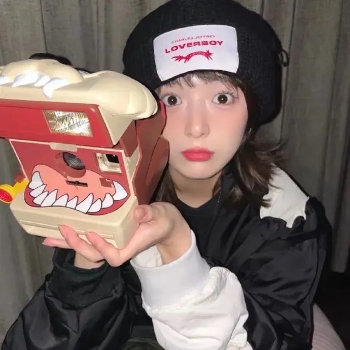 三女性